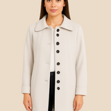 Elegancki płaszcz damski z kołnierzem – klasyczny płaszcz z guzikami