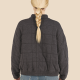 Kurtka damska pikowana krótka – ciepła kurtka na jesień i zimę