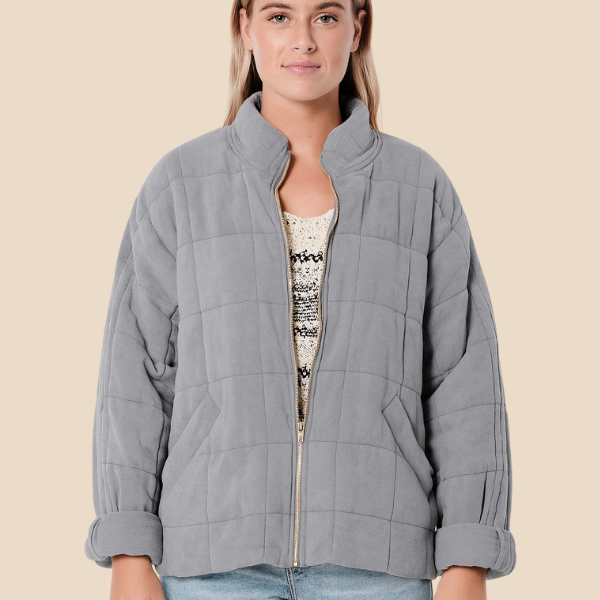 Kurtka damska pikowana krótka – ciepła kurtka na jesień i zimę