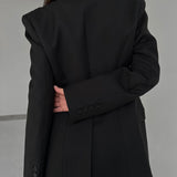 Damska elegancka marynarka o dopasowanym kroju