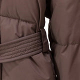 Pikowana kurtka damska z paskiem w talii – ciepła kurtka zimowa w stylu eleganckim