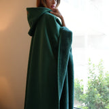 Ciepłe ponczo z kapturem z miękkiego polaru