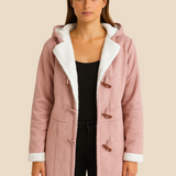 Damski płaszcz z kapturem i podszewką z miękkiego futerka