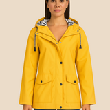 Kurtka przeciwdeszczowa damska z kapturem – lekka parka na wiosnę i jesień
