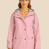 Kurtka przeciwdeszczowa damska z kapturem – lekka parka na wiosnę i jesień