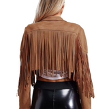 Zamszowa kurtka damska z frędzlami – styl boho i western na każdą okazję
