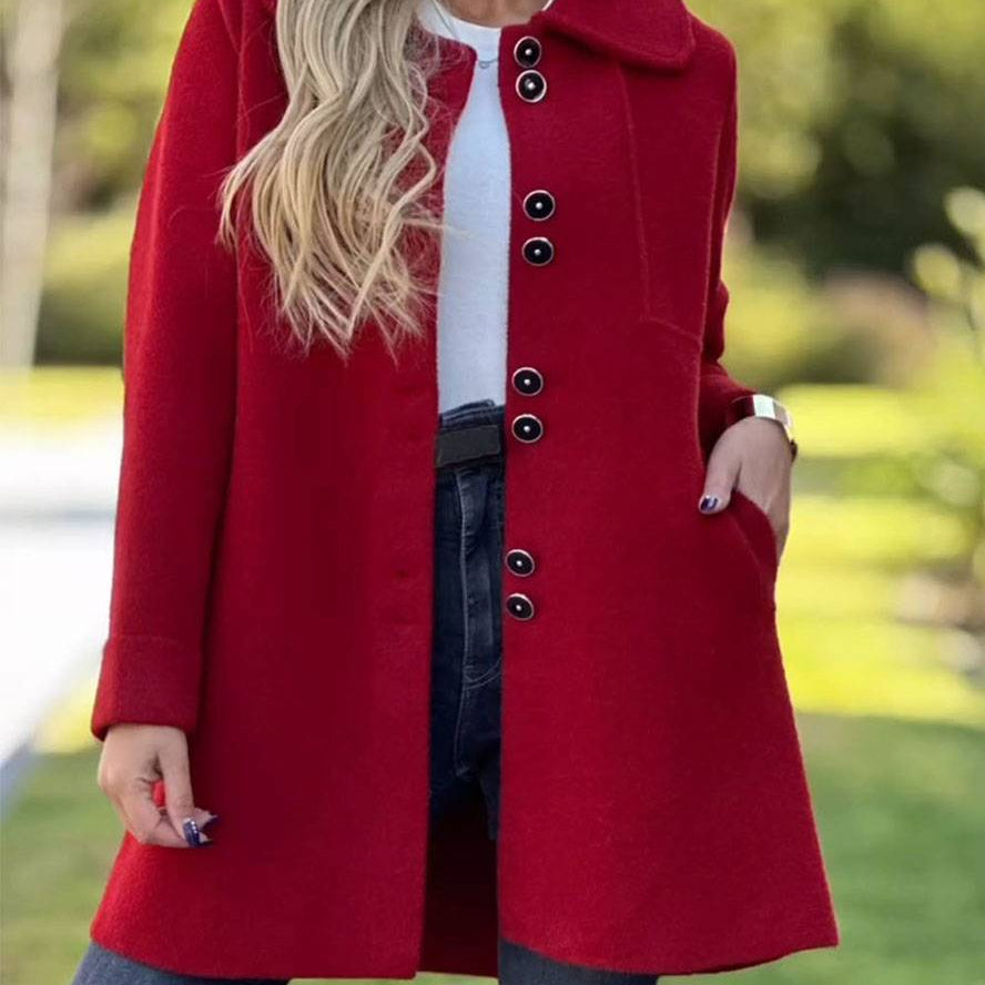 Klasyczny płaszcz z kołnierzem i guzikami