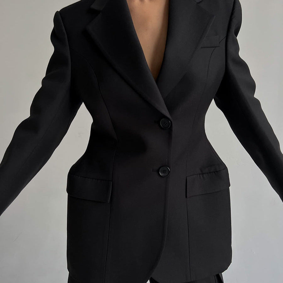 Damska elegancka marynarka o dopasowanym kroju