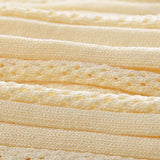 Dzianinowa sukienka midi z krótkim rękawem i plisowanym dołem