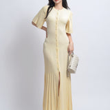 Dzianinowa sukienka midi z krótkim rękawem i plisowanym dołem