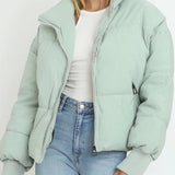 Krótsza kurtka puchowa oversize z wysokim kołnierzem