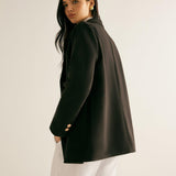 Damska elegancka marynarka dwurzędowa z guzikami