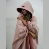 Damskie ponczo z kapturem i miękkim wykończeniem