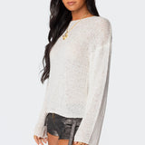 Sweter damski oversize w jasnoszarym kolorze – luźny krój z długim rękawem