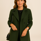 Klasyczny dwurzędowy płaszcz damski o eleganckim kroju