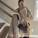 Miękka kurtka damska oversize z kożuszkiem