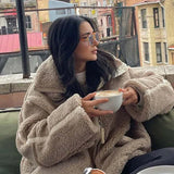 Miękka kurtka damska oversize z kożuszkiem