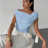 Elegancki top damski z odkrytymi ramionami i drapowaniem