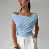 Elegancki top damski z odkrytymi ramionami i drapowaniem