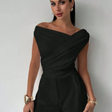 Elegancki top damski z odkrytymi ramionami i drapowaniem