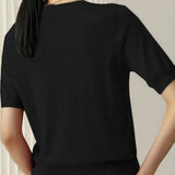 Dzianinowy t-shirt damski z krótkim rękawem – elegancki basic