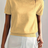 Dzianinowy t-shirt damski z krótkim rękawem – elegancki basic