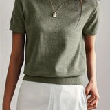 Dzianinowy t-shirt damski z krótkim rękawem – elegancki basic