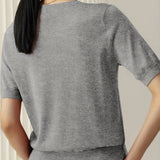 Dzianinowy t-shirt damski z krótkim rękawem – elegancki basic