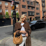 Długi płaszcz damski z zamszu z paskiem