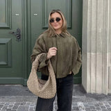 Stylowa krótka kurtka koszulowa damska oversize