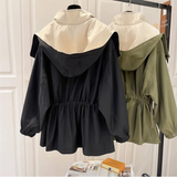 Kurtka damska dwukolorowa z kapturem – modna parka w stylu casual