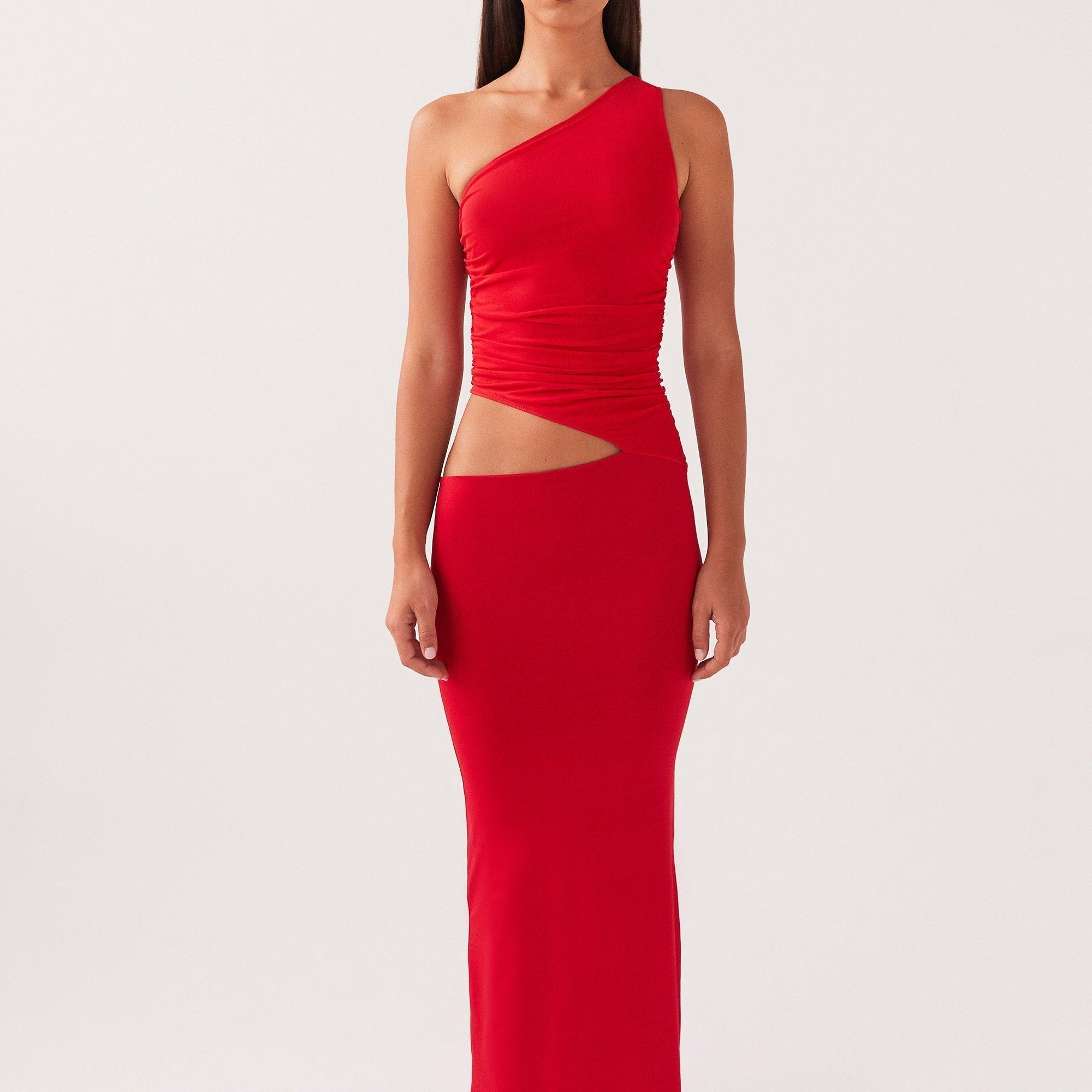 Sukienka maxi z wycięciem na biodrze i odkrytymi plecami