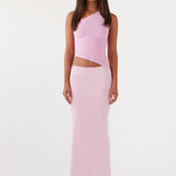 Sukienka maxi z wycięciem na biodrze i odkrytymi plecami