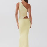 Sukienka maxi z wycięciem na biodrze i odkrytymi plecami