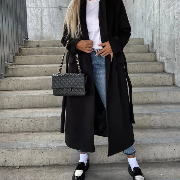 Elegancki płaszcz dwurzędowy midi z kołnierzem