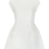 Elegancka sukienka mini z wysokim kołnierzem i kieszeniami