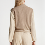 Damska dzianinowa kamizelka z paskiem w talii