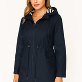 Kurtka damska przeciwdeszczowa z kapturem – lekka parka na wiosnę i jesień