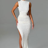 Elegancka sukienka maxi bez rękawów z odkrytymi plecami