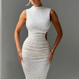 Elegancka sukienka maxi bez rękawów z odkrytymi plecami