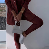 Damski komplet dresowy z odkrytym ramieniem i joggerami