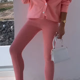 Damski komplet dresowy z odkrytym ramieniem i joggerami