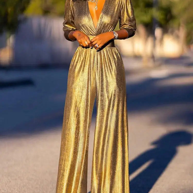 Elegancki kombinezon z połyskiem i kopertowym dekoltem